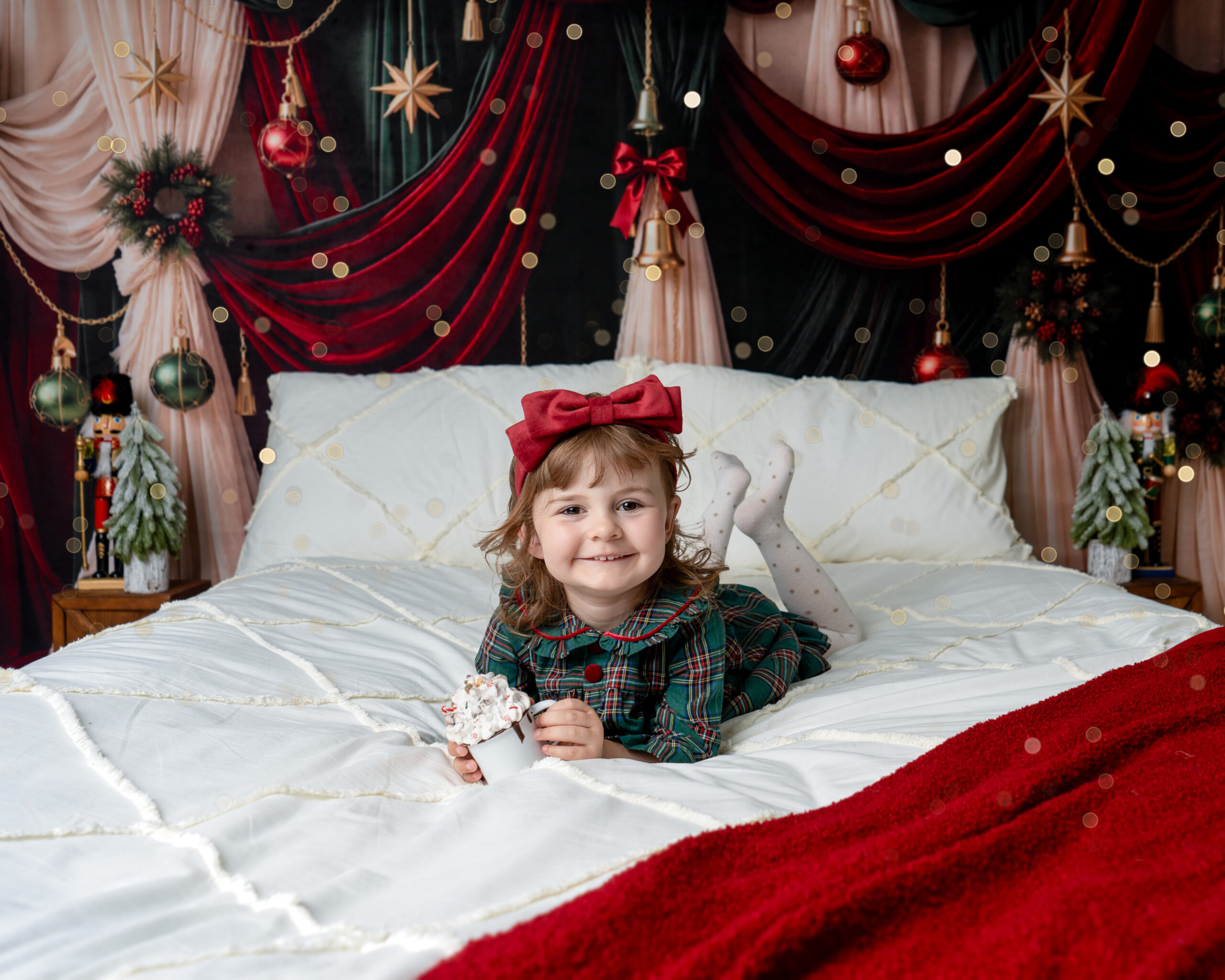 Christmas mini session Glasgow bed scene